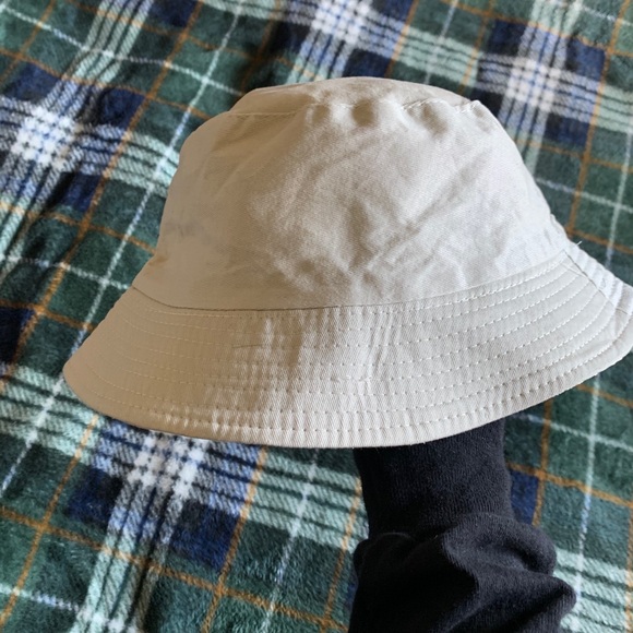 Accessories - Picture 1 of 6